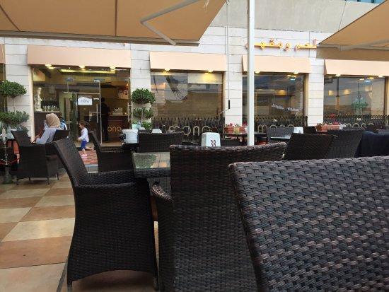 Mono Restaurant & Cafe